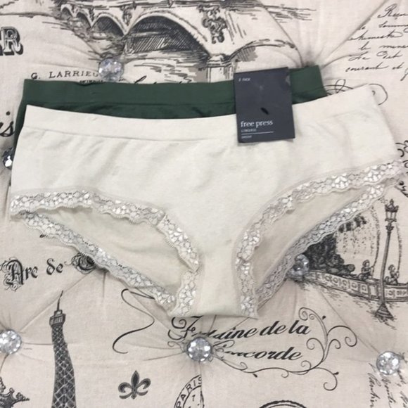 FREE PRESS Lace Seamless Cheeky Bikini - Pack of 2 - Picture 2 of 4